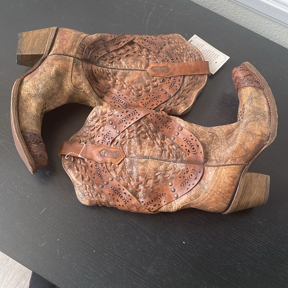 NWT Corral women’s size 9 1/2 western boots - Picture 9 of 16